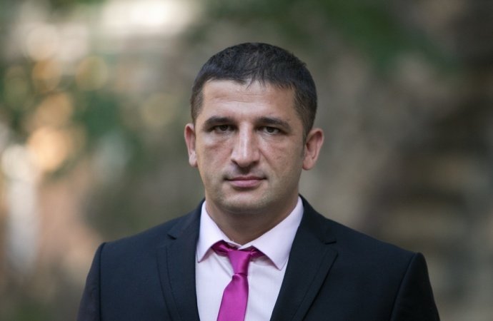 562bacd45d075b6a46c02b8fdaae28b6