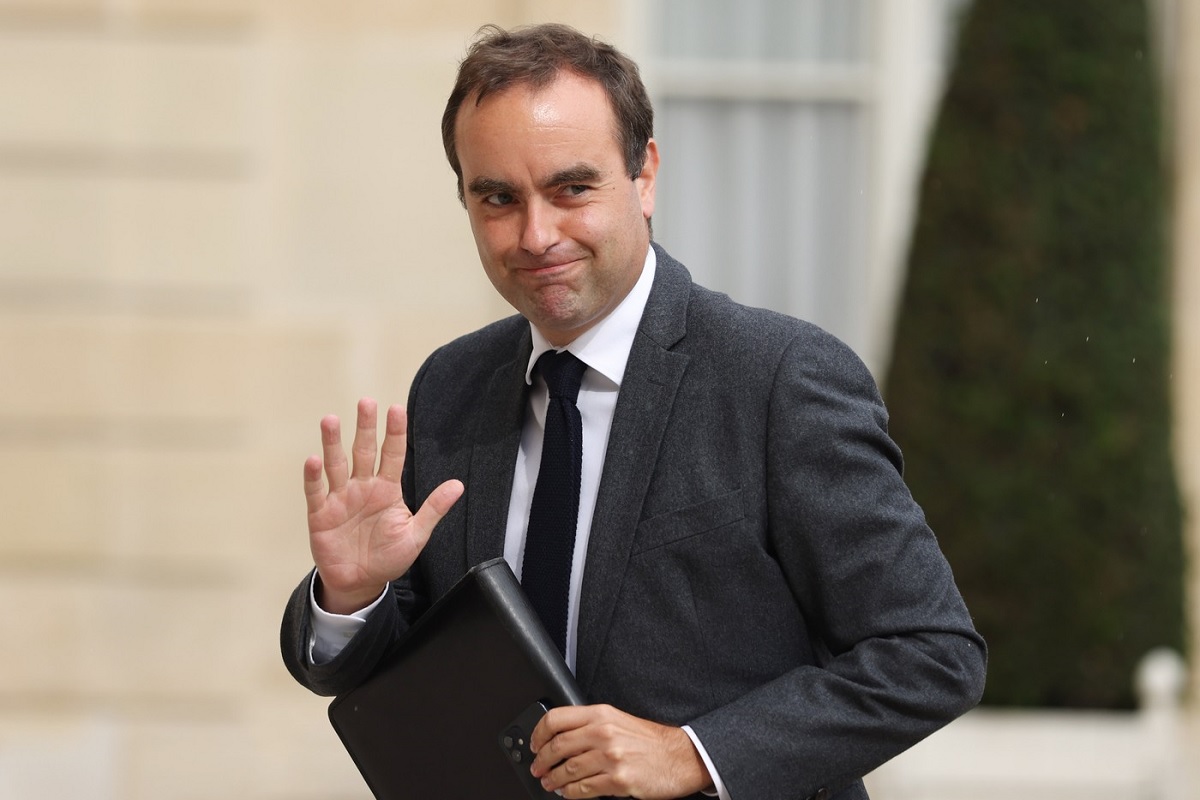 La-18-ani-era-primarul-unui-orasel-iar-acum-a-devenit-premierul-Frantei.-Cine-este-Sebastien-Lecornu-desemnat-de-Emmanuele-Macron-sa-formeze-un-nou-guvern