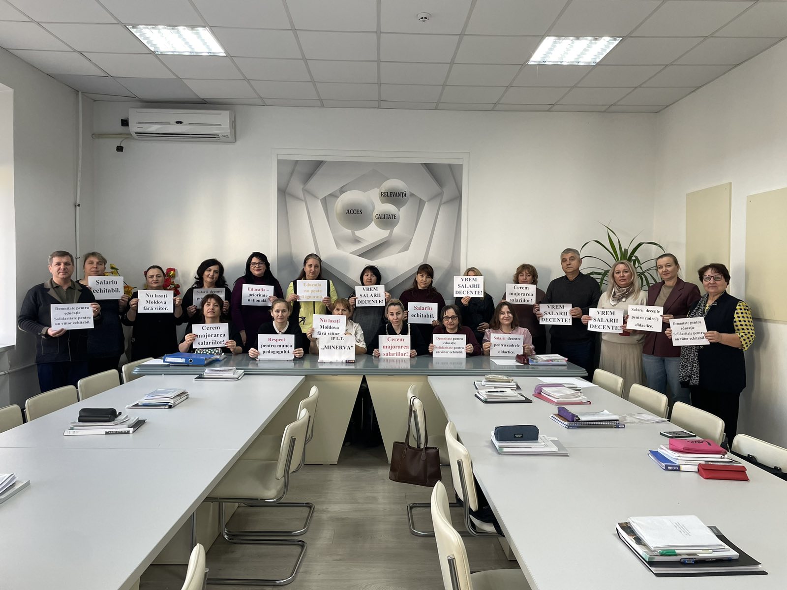 e0342a8c9fb0be8ab1ee303c96fbe024889b39ea8eec9089ddb7a3b37401eb4a