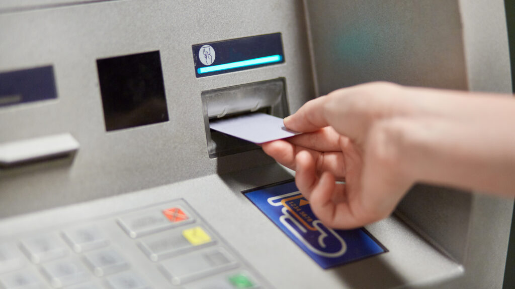 atm-bancomat-banca-banci-card-e1693342609258-1024x576