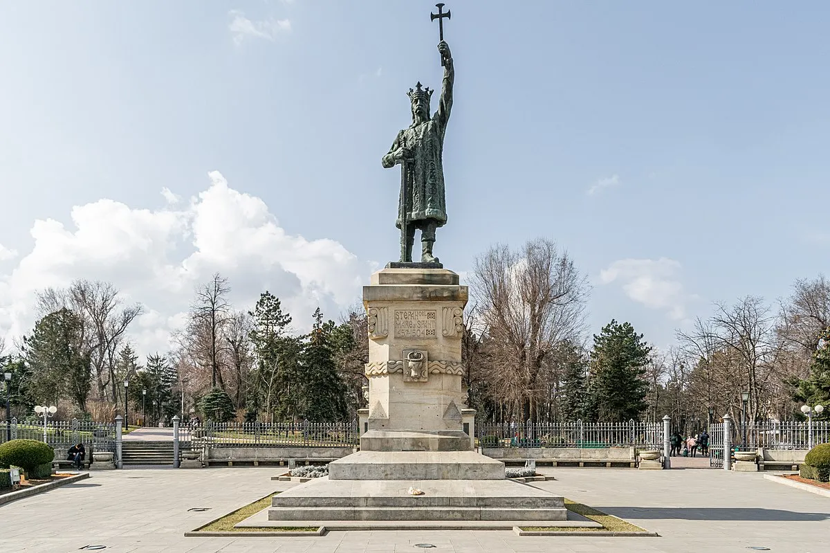 Monumentul_a_lui_Stefan_cel_Mare_Chisinau_Stefan_the_Great_Monument_Chisinau_Moldova_49601054843