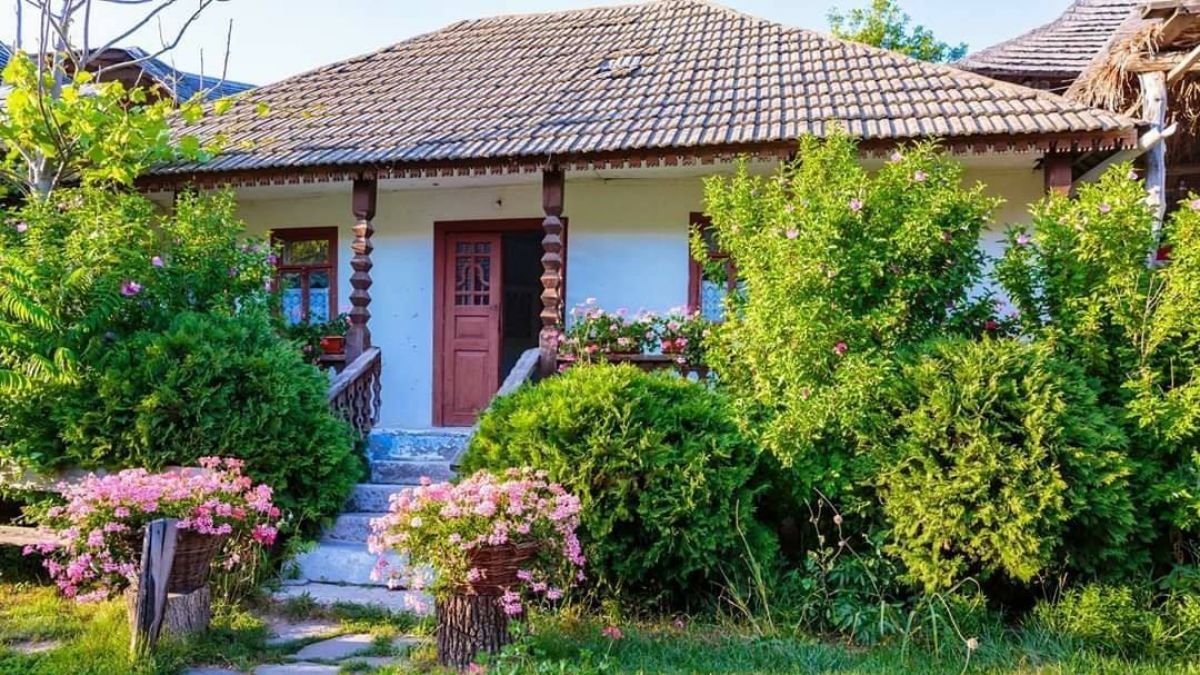 turismul-rural-un-nou-suflu-pentru-satele-moldovei-cum-arhitectura-traditiile-si-ospitalitatea-localnicilor-pot-genera-beneficii-157533-1602192941