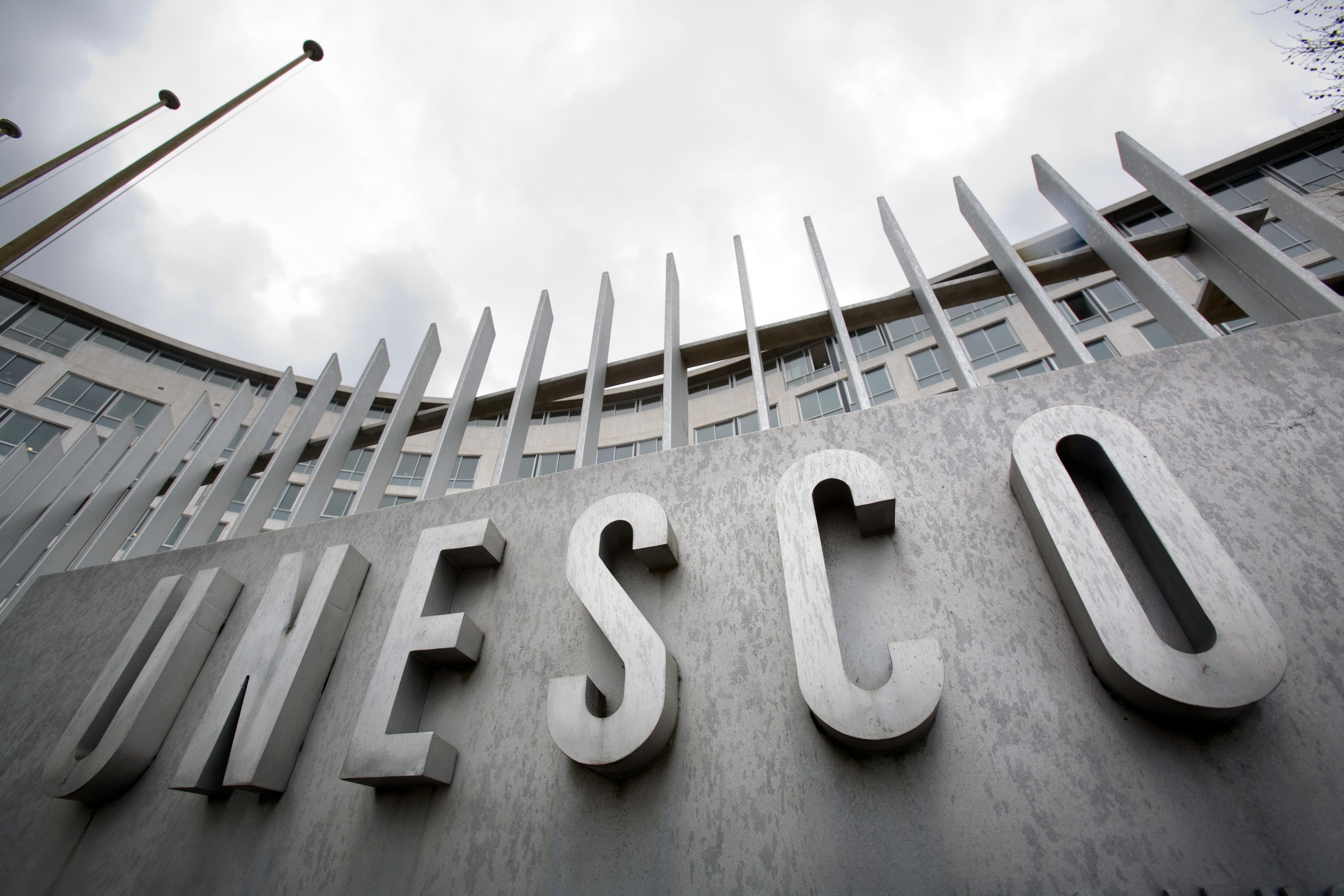 171012100439-unesco-logo