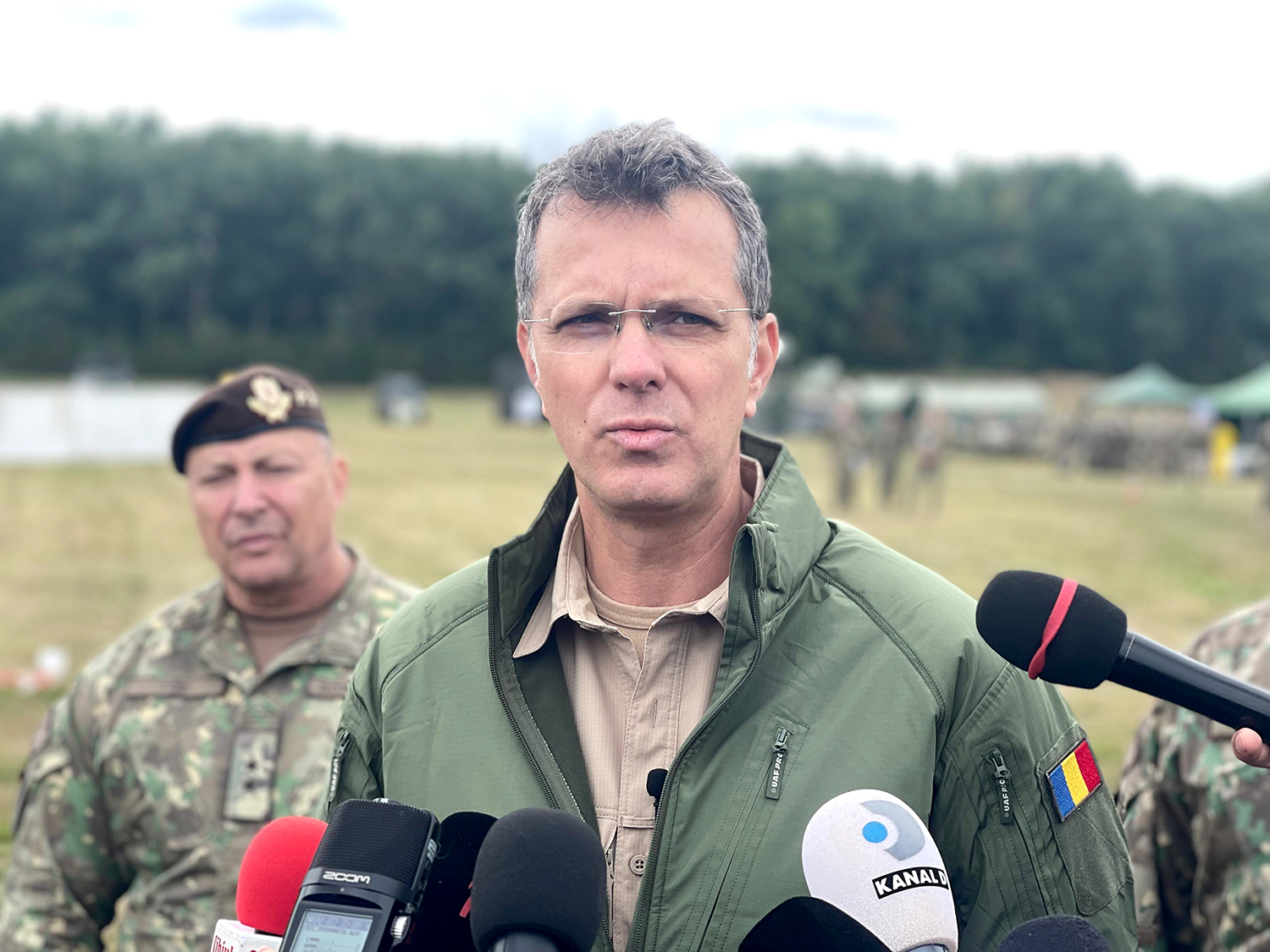 ministrul-apararii-ionut-mosteanu-5-vauh