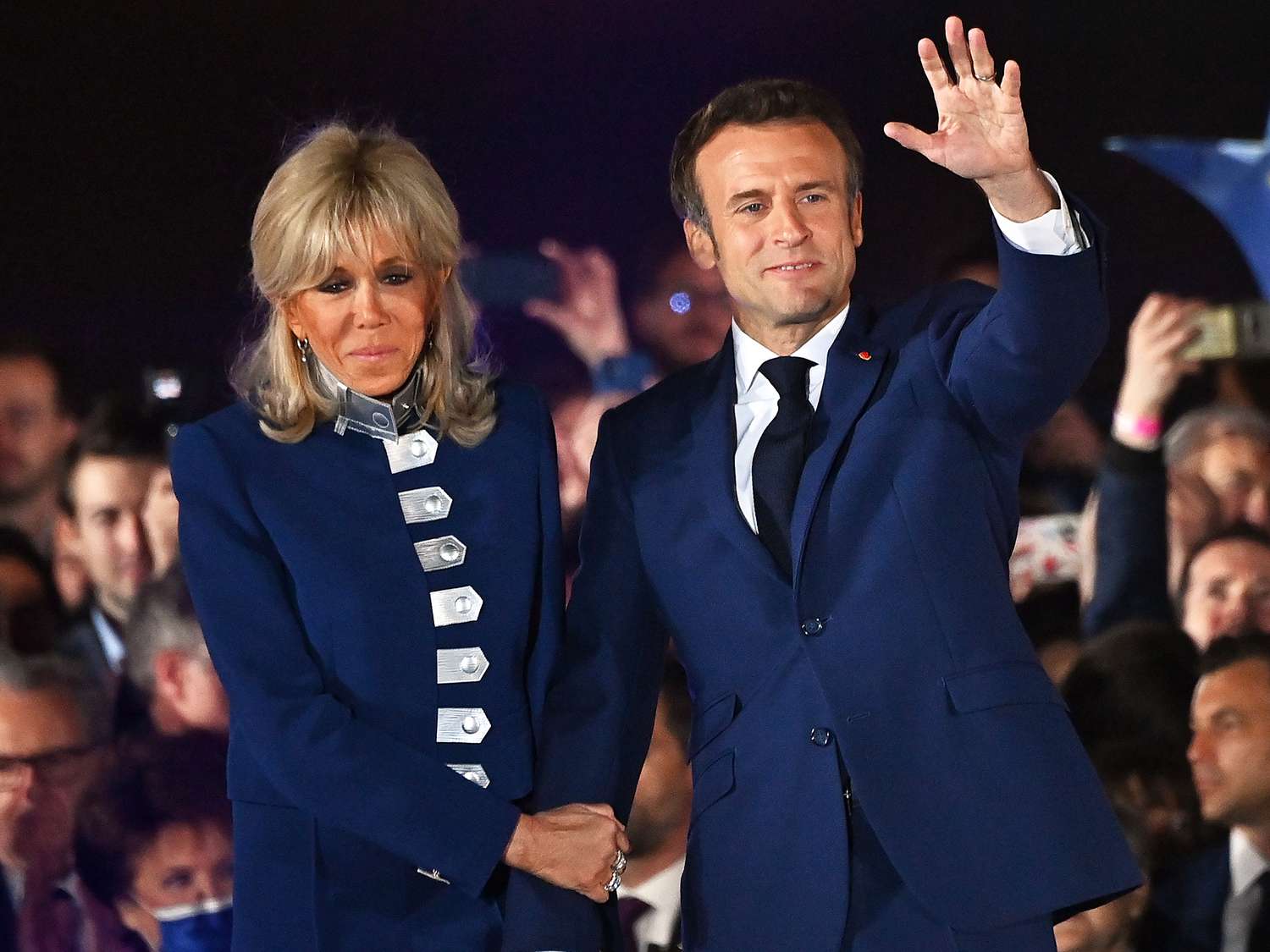 emmanuel-brigitte-macron-6-e84489e60fde4be6ace46beddff2ddd6