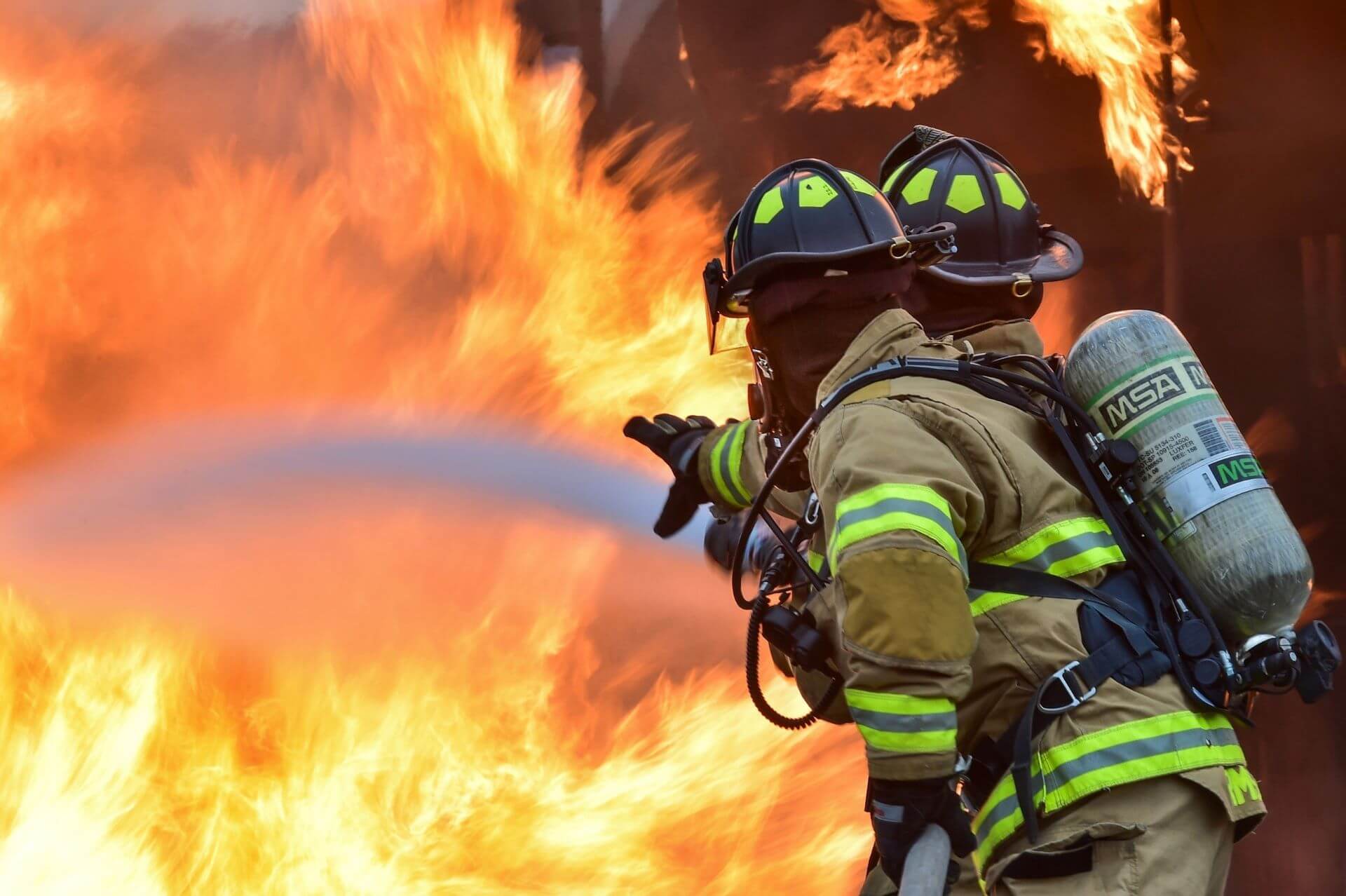 how-do-firefighters-put-out-wildfires