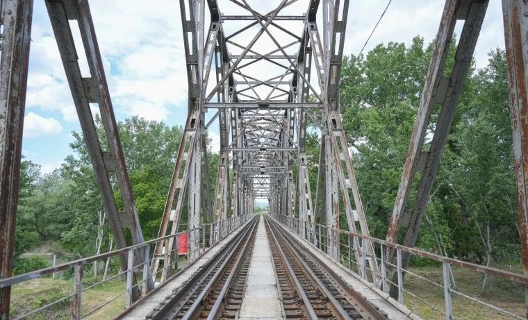 Podul-Eiffel-de-la-Ungheni-17502536247c25b2b7-5559-4544-8b10-447069b1d327-175025362757f7ccdd-07c0-4ff4-86ab-5c0b71ffdbd2