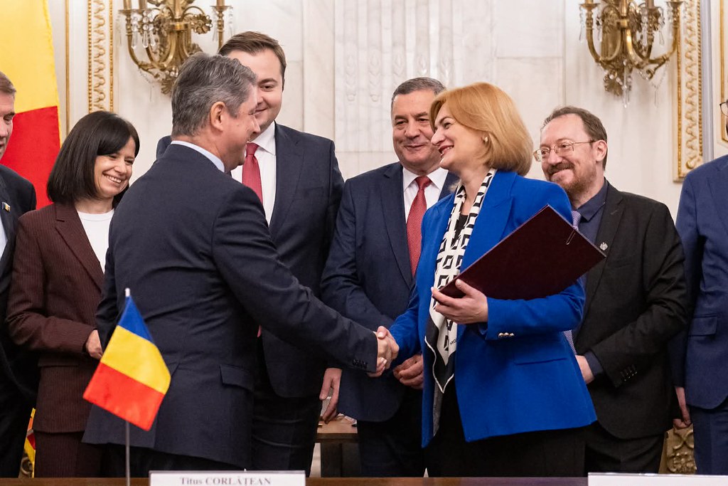 54934192268_a918c36066_b