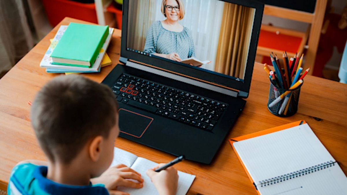 copii-refugiati-din-ucraina-vor-putea-frecventa-lectii-online-cu-profesori-ucraineni-179137-1646571389