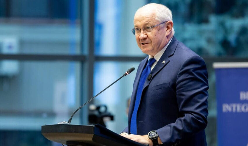 21b2d2fff8c2140_850x500_notrise