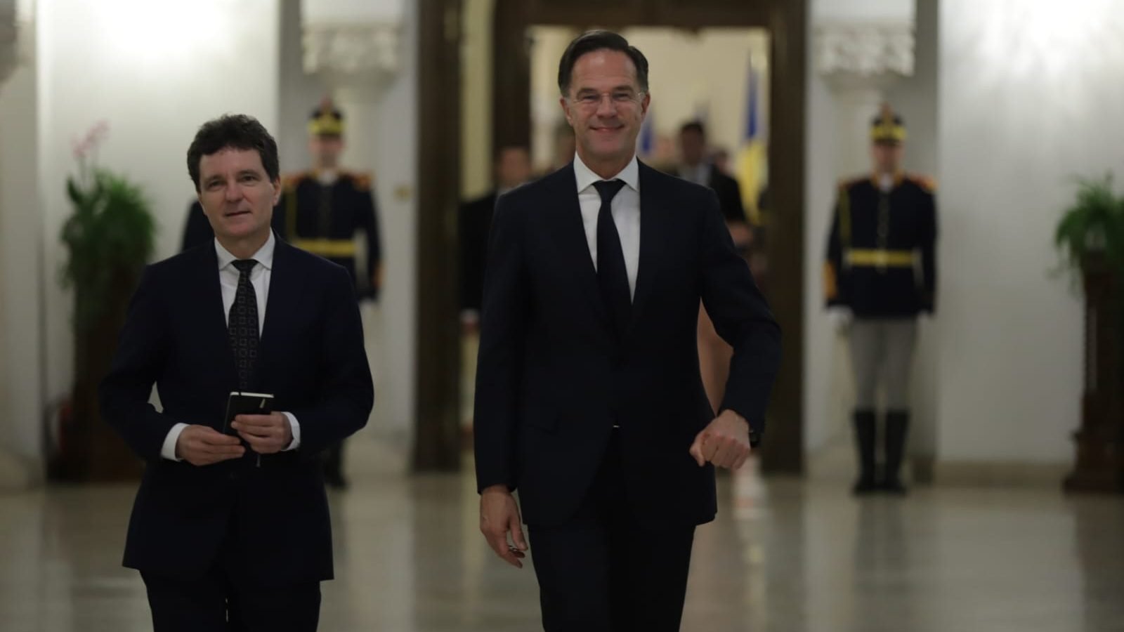 mark-rutte-este-in-romania--seful-nato-are-discutii-cu-nicusor-dan-si-cu-ilie-bolojan-despre-amenintarile-de-la-granita-5-e1762347956470
